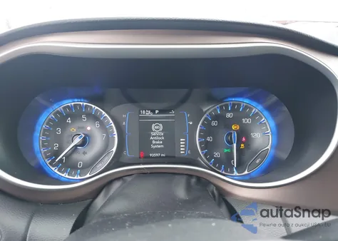 2018 Chrysler Pacifica Touring Plus z USA, uszkodzony, nr VIN 2C4RC1FG4JR154307